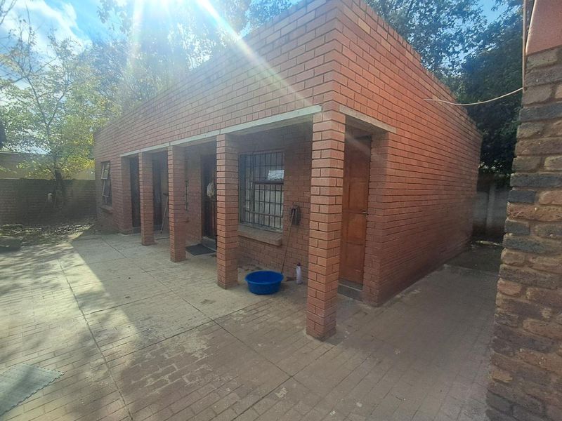 Multi Letting Property In Clayville Ext 01 - Photo 1