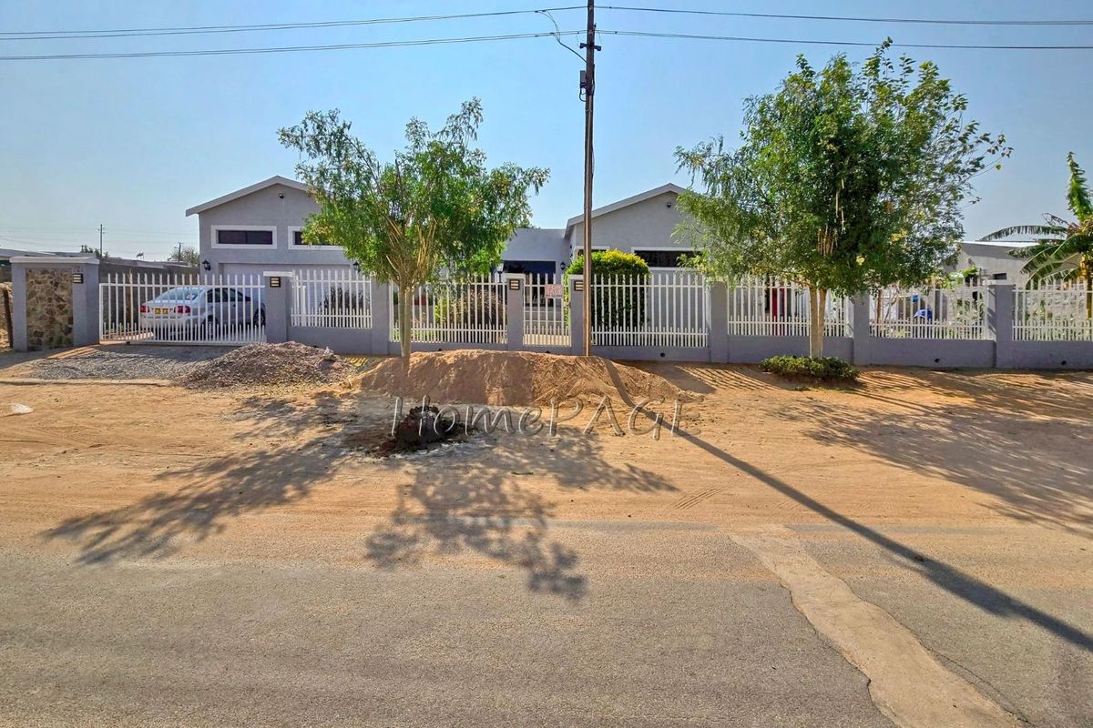Ext 3, Outjo, Attractive 3 Bedr Home with a Flat is for Sale - Photo 3