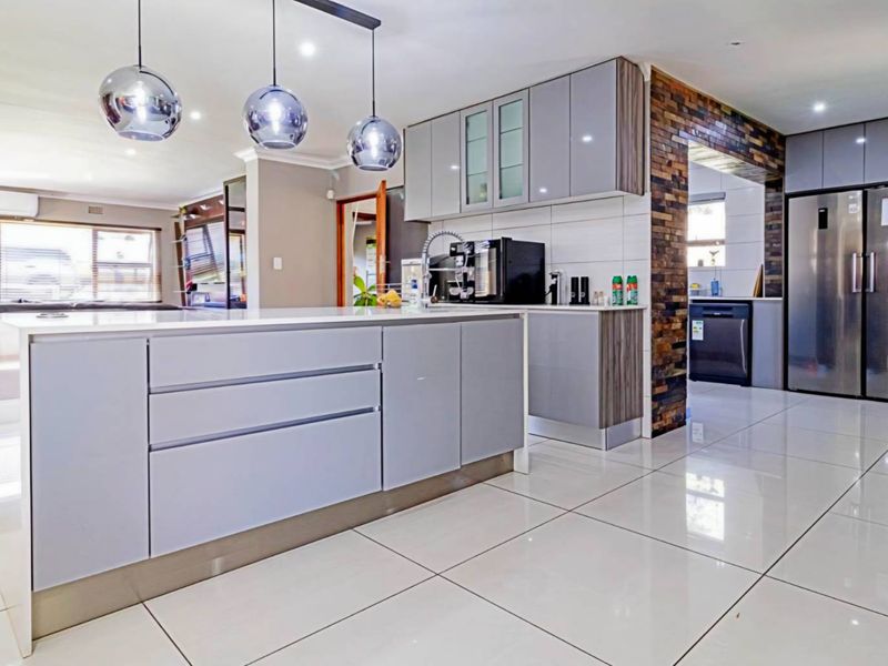 5 Bedroom House for Sale in Verwoerdpark - Photo 8