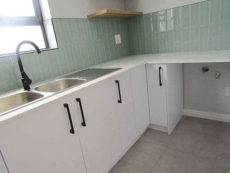 Newly build home designed for modern living - Photo 9