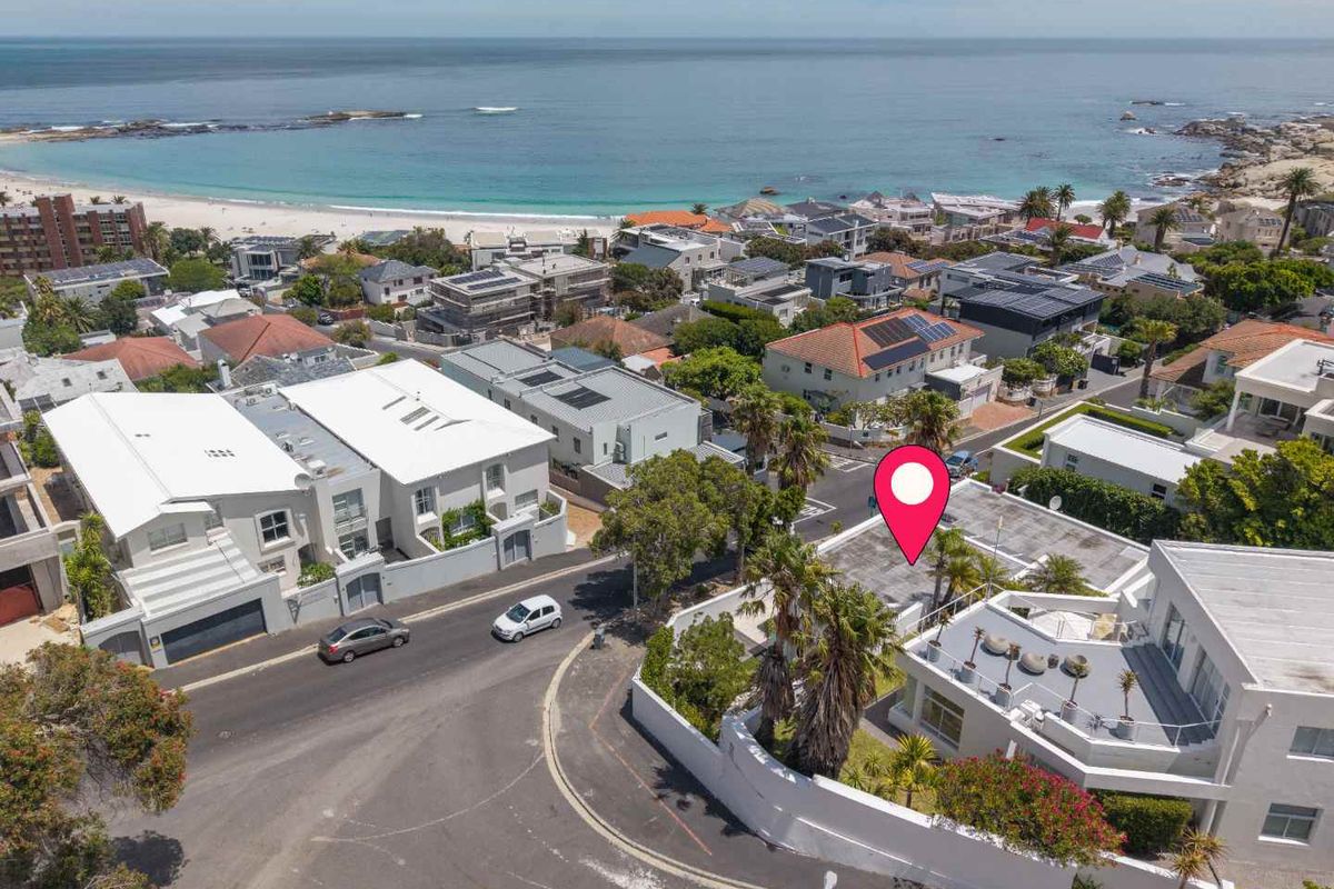 Comfortable Coastal Living in Camps Bay - Photo 3