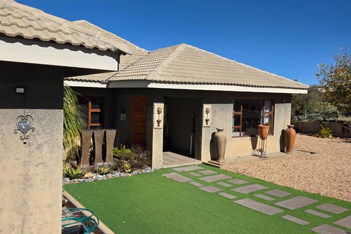 Upmarket house for sale at Finkenstein Estate - Photo 2