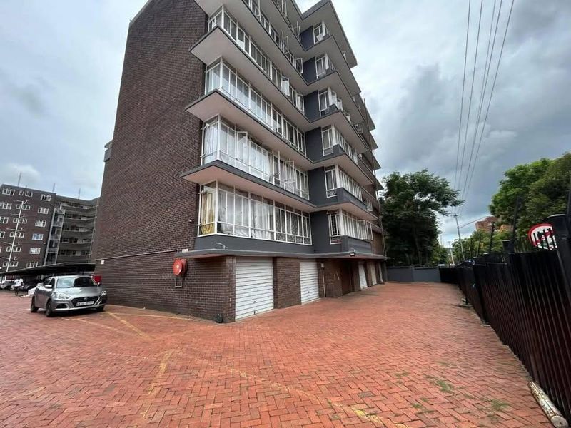 "Beauty & Neatness" Personified - Photo 2