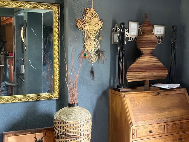 Family home in the heart of Brackendowns. - Photo 9