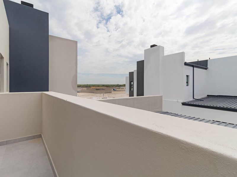 Stunning Brand-New Home in Sought-After Sandown No Transfer Duty | VAT Included | Buy Direct from Developer - Photo 2