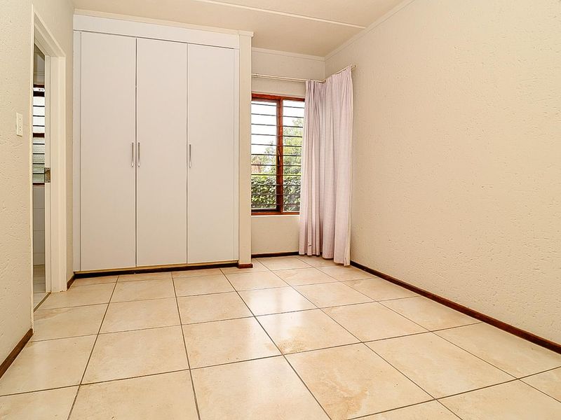Lock Up and Go Garden Apartment! - Photo 9