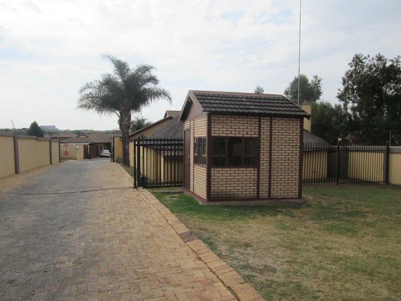 2 Bedroom Townhouse for Sale - Photo 3