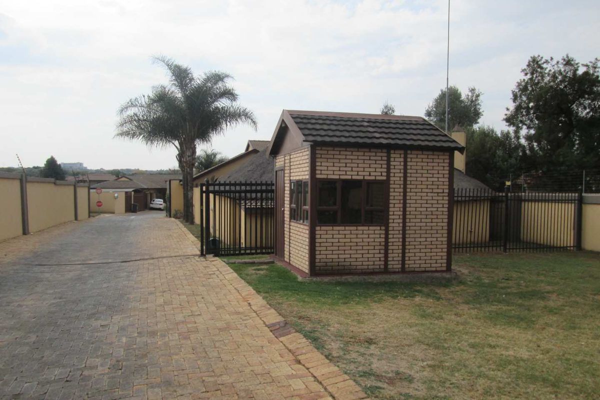 2 Bedroom Townhouse for Sale - Photo 3