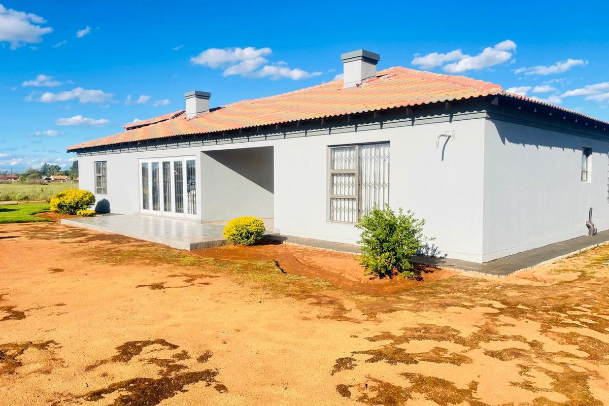 *Tranquil Retreat Family Home That Feels Like a Vacation in Kookrus, Meyerton - Photo 5