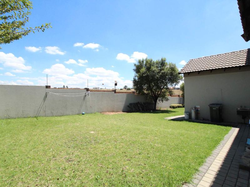 So much land potential - Photo 3