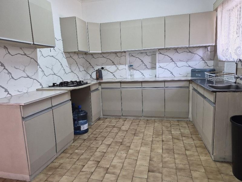 Spacious family home with flatlet in sought after Atlasville - Photo 4