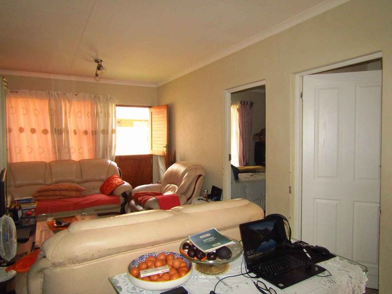 Three bedroom townhouse in Albertsdale - Photo 6