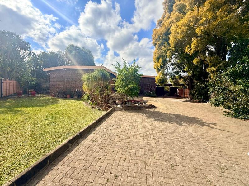 3 Bedroom house for sale in Vryheid - Photo 2