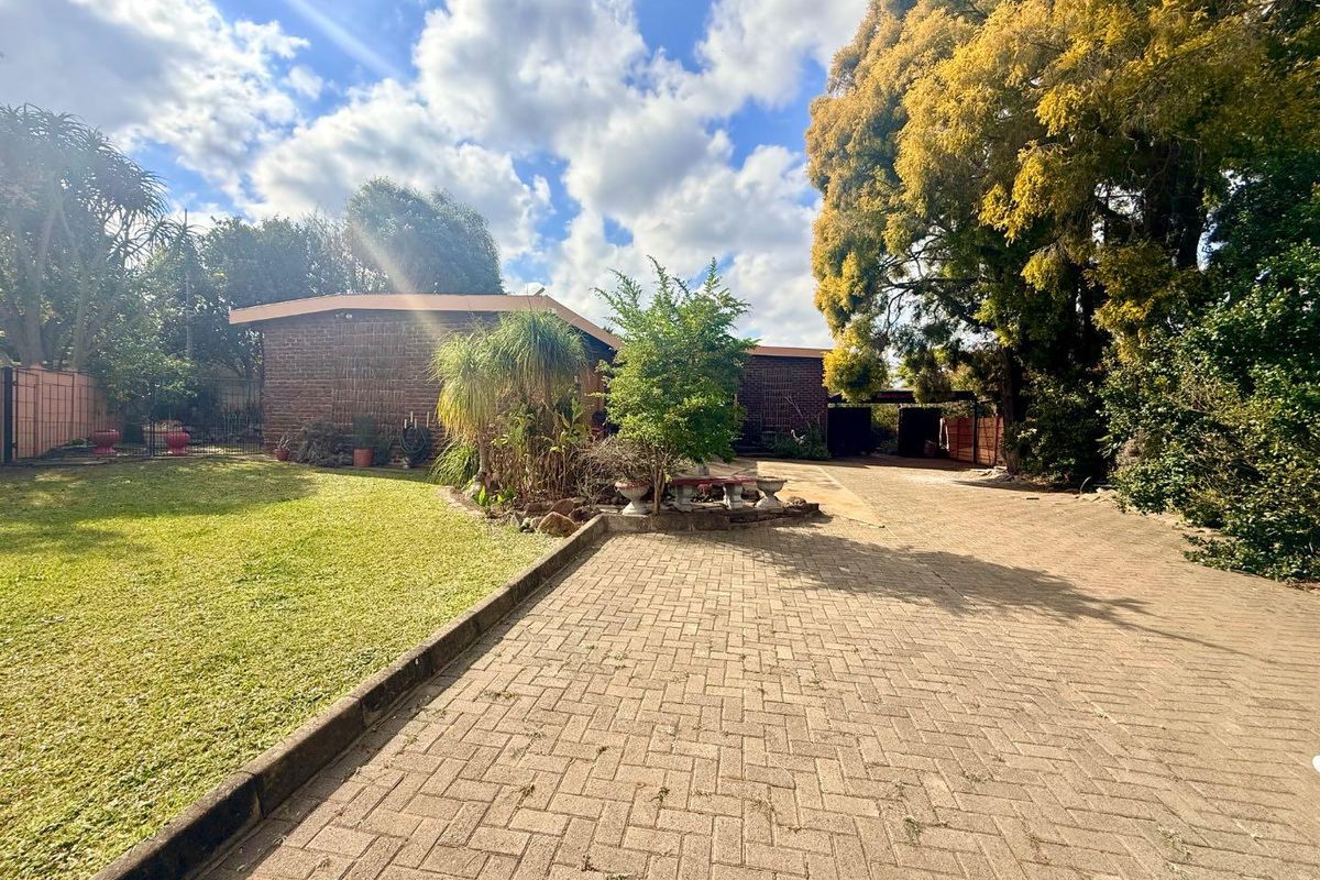 3 Bedroom house for sale in Vryheid - Photo 2