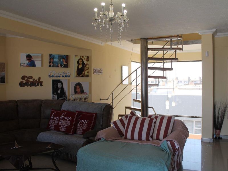 Stunning Property with loads of in and outside living - Photo 7