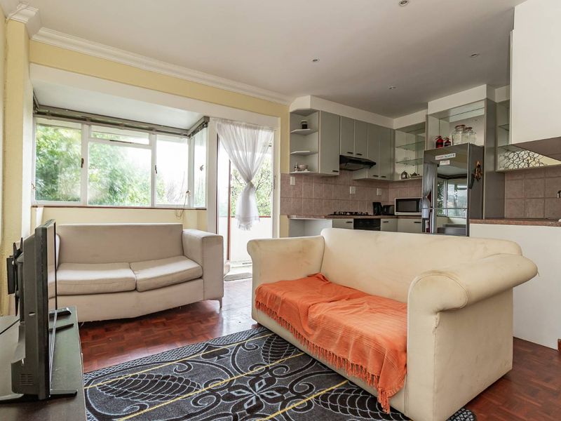 2 Bedroom Apartment in Rosebank - R1,595m - Photo 2
