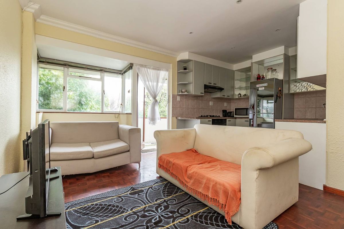2 Bedroom Apartment in Rosebank - R1,595m - Photo 2