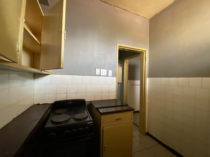 Spacious Apartment in Pretoria Central - Photo 5