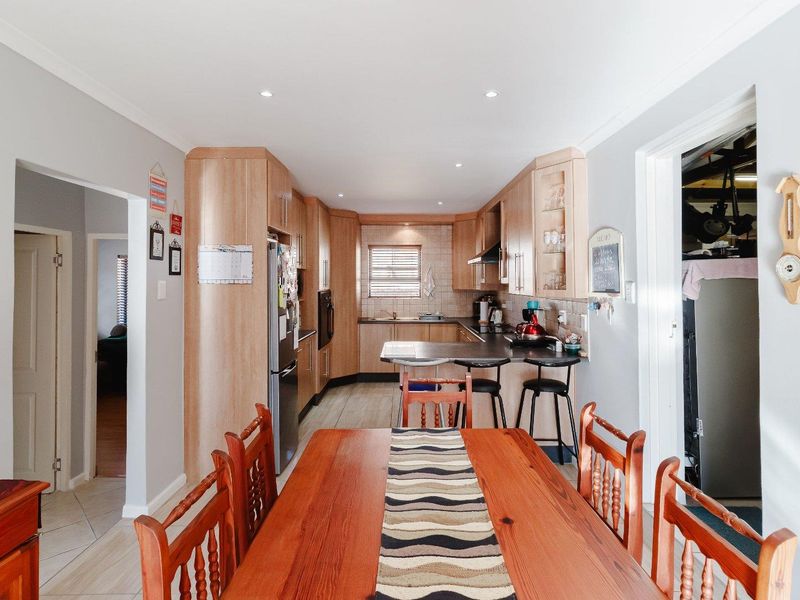 Stylish, Secure & Effortless Living in Kloofzicht Villas, Glenroy Park - Photo 8
