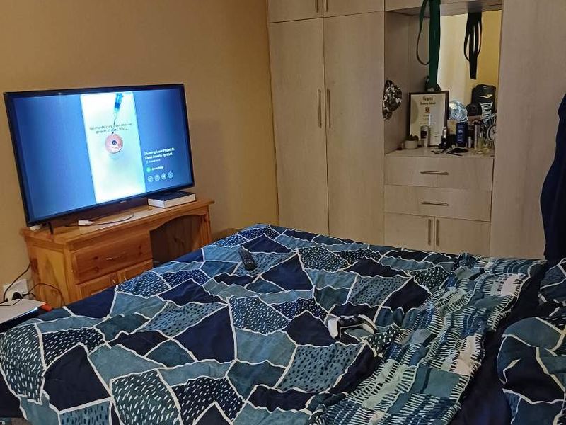 Family Home with Flat close to Duneside School and Dunesmall - Photo 10