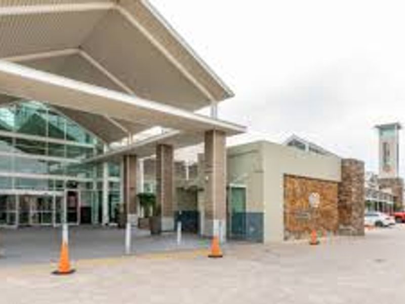 **Shopping Mall Space Unmatched with High Visibility*Larger Option Is Also Available - Photo 6