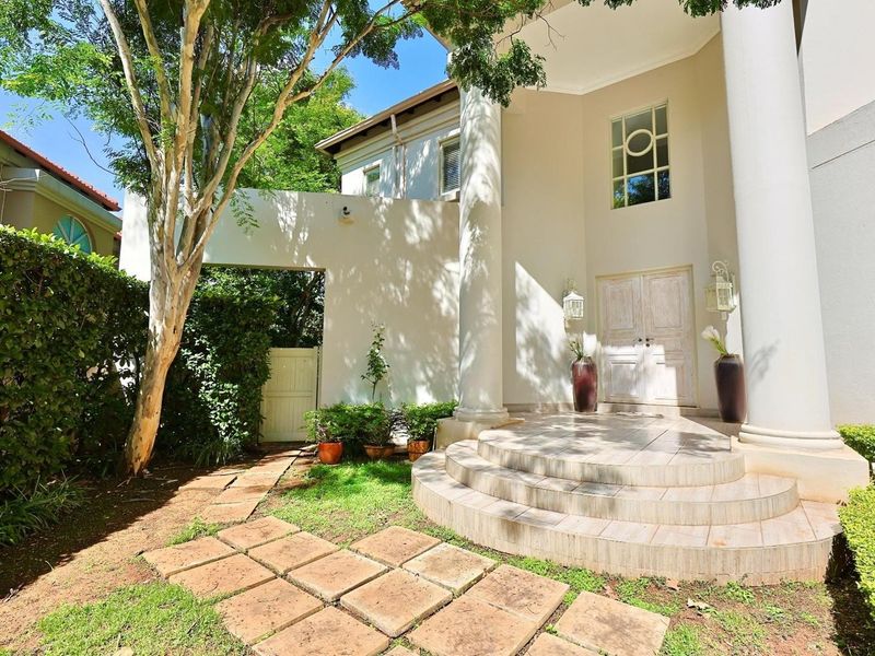 STYLISH ENTERNAINER'S DREAM IN THE PRESTIGIOUS BOARDWALK MANOR ESTATE - Photo 5