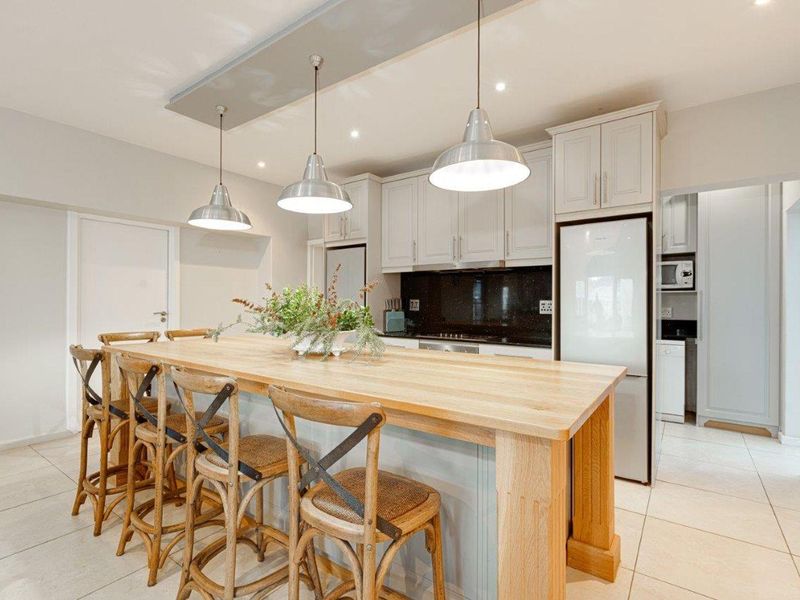 Waterside living pushed to its limit of luxury - Photo 5