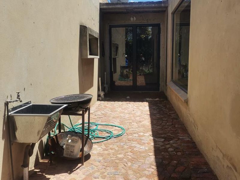 4 Bedroom House For Sale in Vanderbijlpark CE 4 - Photo 9