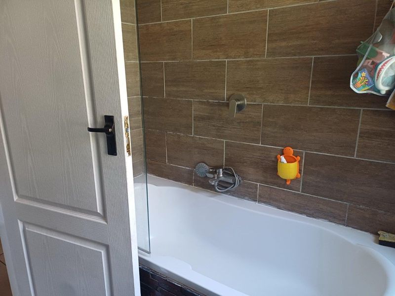 Spacious Simplex Townhouse with Pool & Entertainer’s Patio - Photo 10