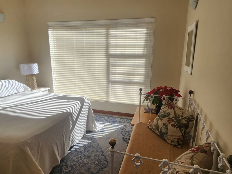 HOME OF DISTINCTION IN SMALL COMPLEX WITH SEA VIEWS - Photo 8