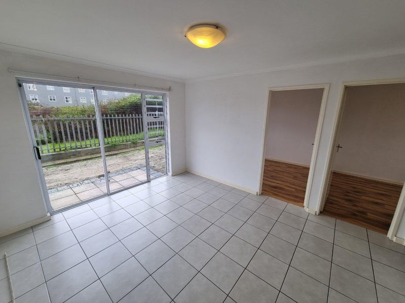 Unfurnished Two Bedroom Ground Floor Apartment To Rent in Muizenberg - Photo 3