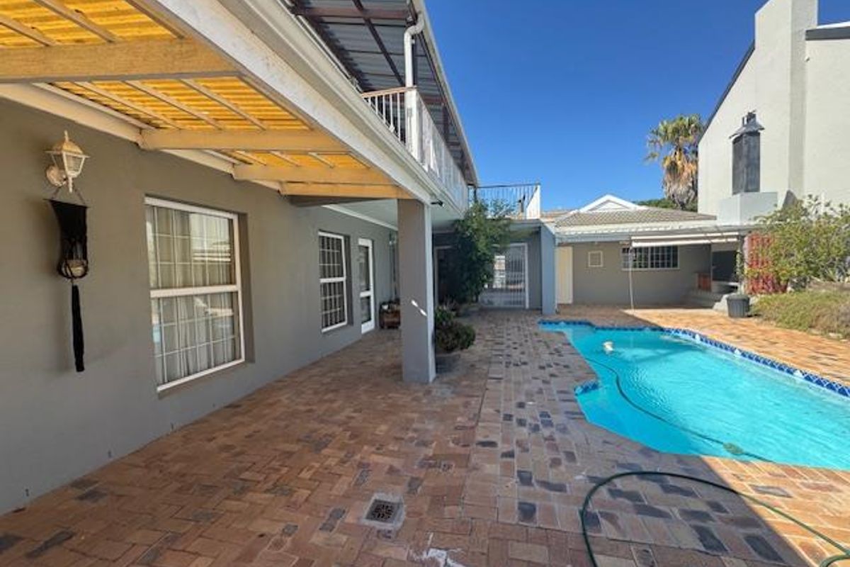Beautiful Family Home for Rent in West Beach, Blouberg - Photo 2