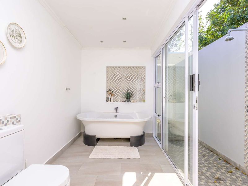 Prime Location: Immaculate 3-Bedroom Simplex for sale in Umhlanga Manors - Photo 9