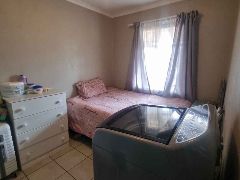 Spacious 2-Bedroom Apartment in a Perfectly Managed Estate - Photo 9