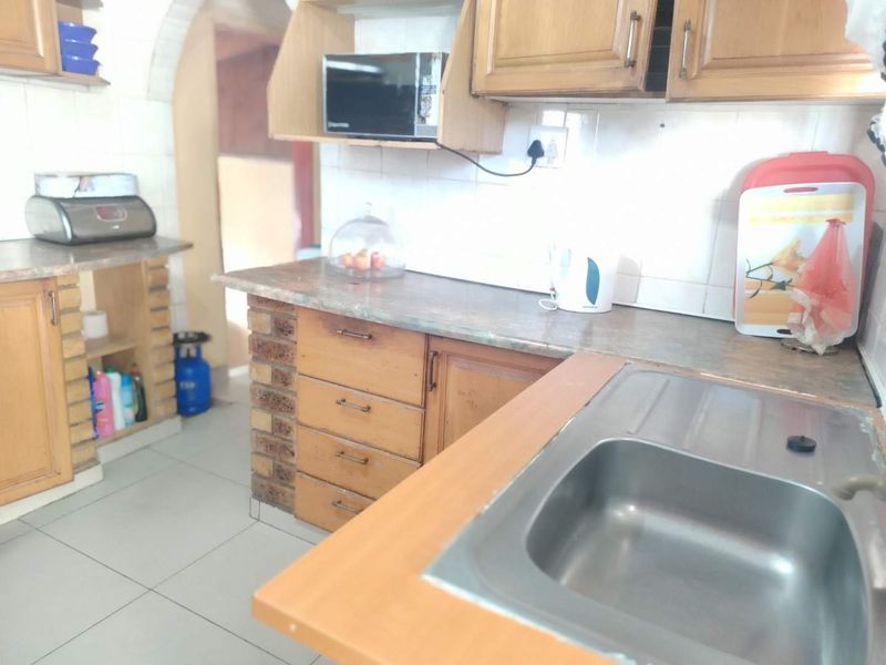HOUSE AND COTTAGE FOR SALE UMLAZI A - Photo 8