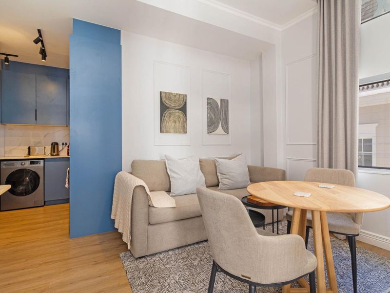 Exclusive Sole Mandate | Stylish City Living in Venice House - Photo 3