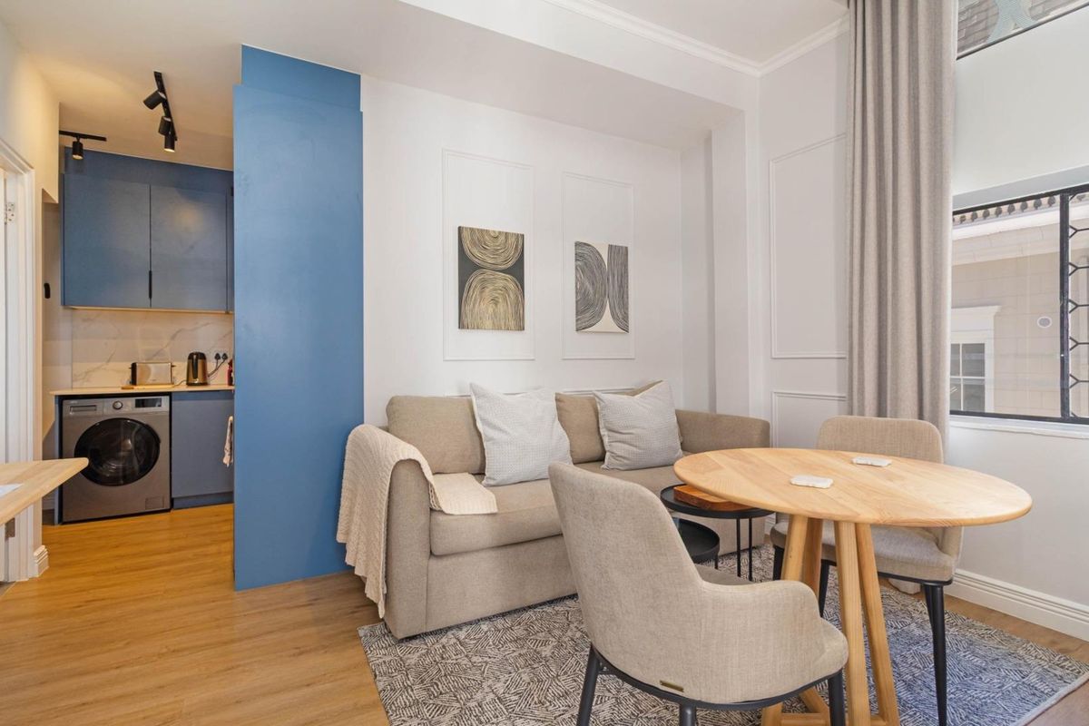 Exclusive Sole Mandate | Stylish City Living in Venice House - Photo 3