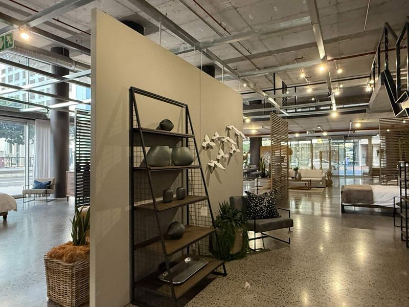 High-Exposure showroom space to let in Foreshore - Photo 10