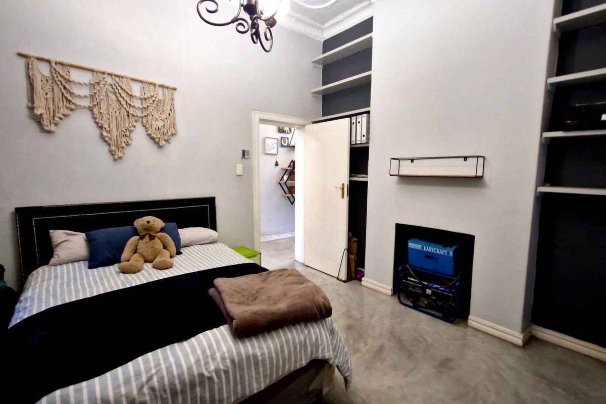 QUAINT AND CLASSY! - Photo 4