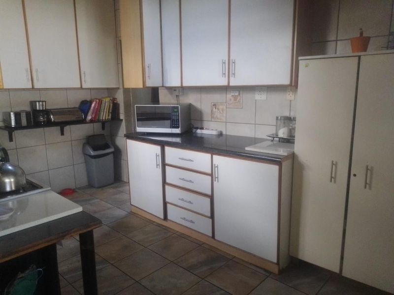 Lookinf for an income generating home, look no more. Priced to sell in tranquill South Crest - Photo 5