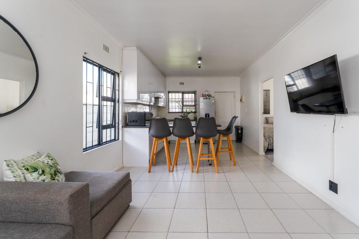 Light-Filled Living in a Secure Muizenberg Estate - Photo 3