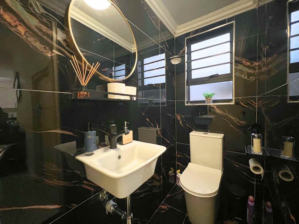 Guest toilet