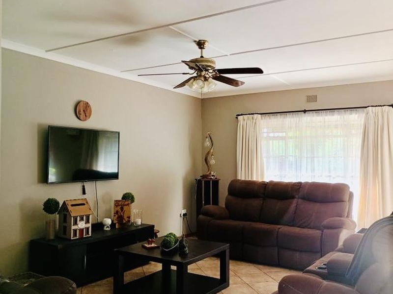 3 bedroom Townhouse for sale - Photo 4