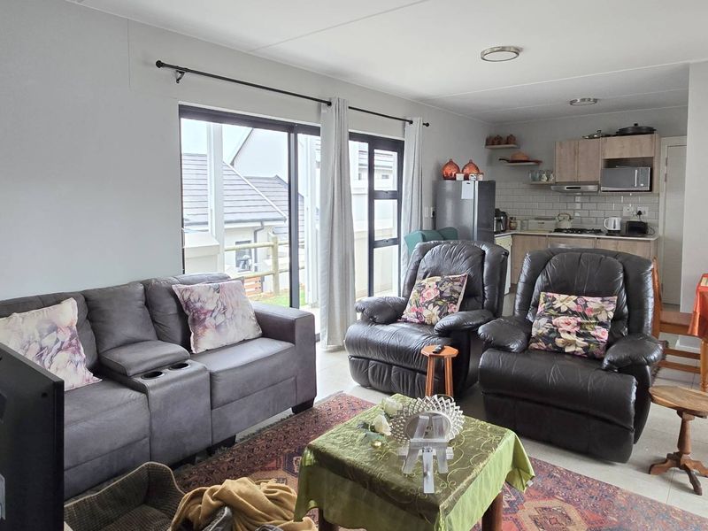 Charming Ground Floor Unit in Hartland Lifestyle Estate - Photo 5