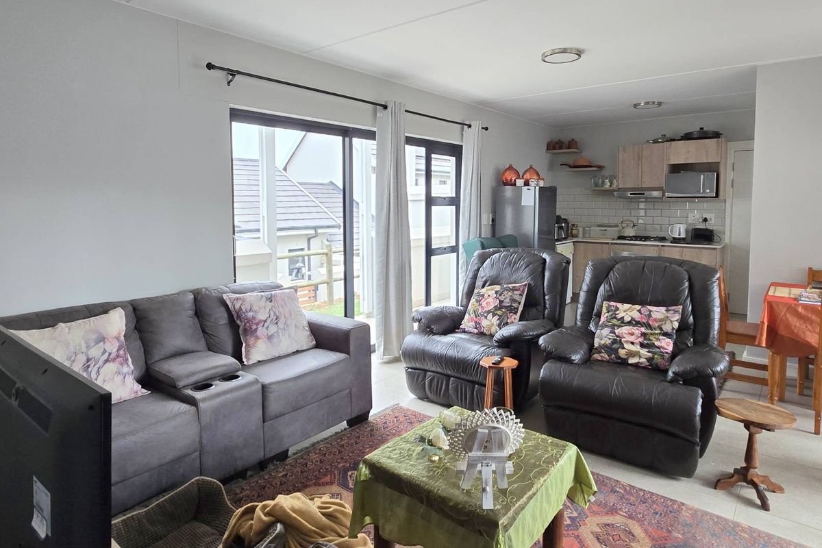 Charming Ground Floor Unit in Hartland Lifestyle Estate - Photo 5