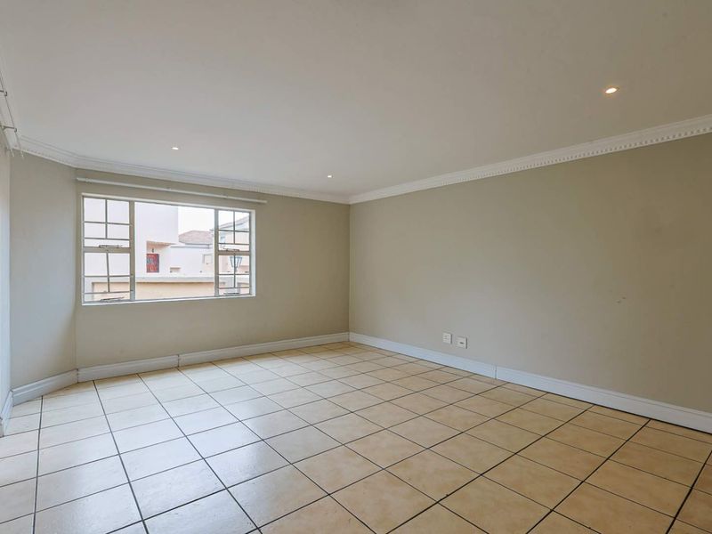 Charming 3-Bedroom House in Equestria with Spacious Yard. - Photo 6