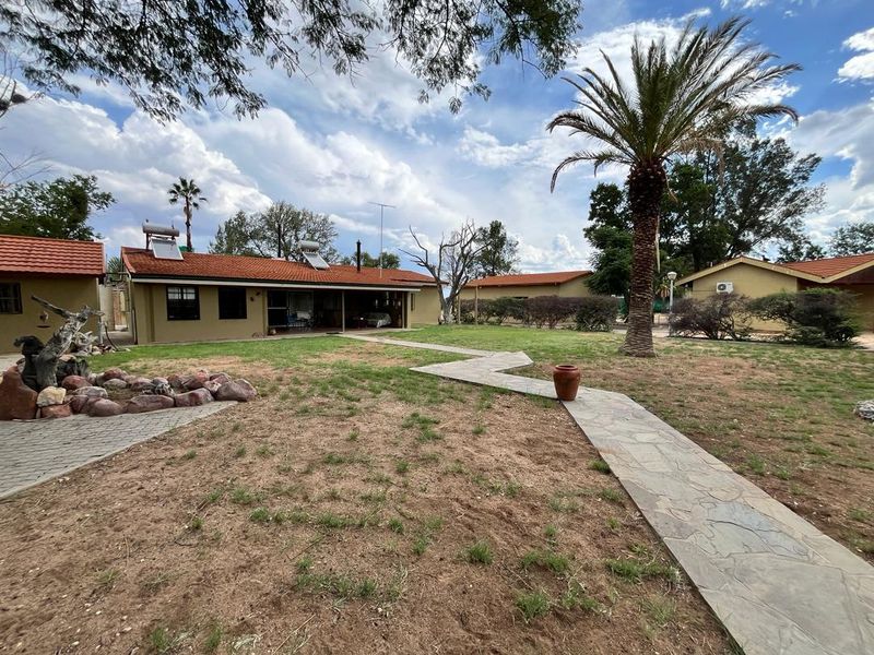 Explore the vast potential of our stunning Hunting Lodge & Cattle Farm! - Photo 7