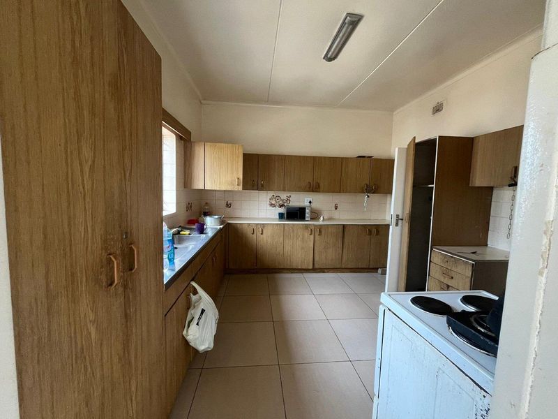 🔥 HIGH-INCOME INVESTMENT OPPORTUNITY! 🏡 FOR SALE | WINDHOEK NORTH 💰 N$ 3,150,000 (Excl. Costs)  ✨ Earn N$ 35,000/month from day ONE! - Photo 7