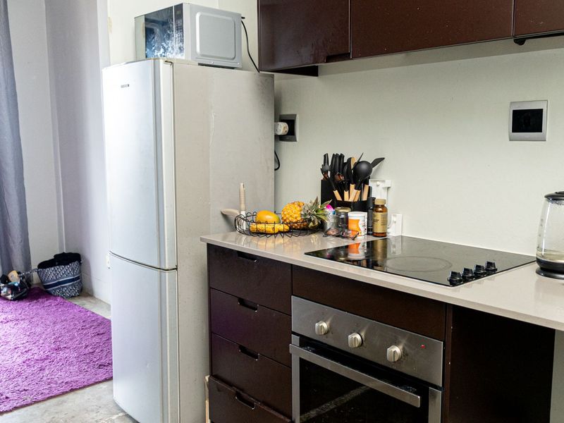 Spacious Luxury Bachelor Apartment FOR SALE in Maboneng - Photo 2