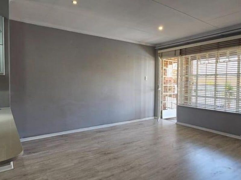 2 Bedroom Townhouse for Sale in New Redruth - Photo 3